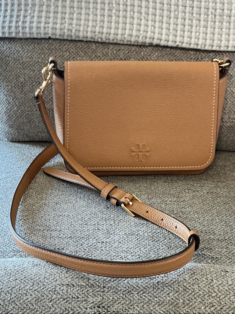 Tory Burch Thea Pebbled Leather Flap Crossbody Bag - Tiramisu/Tan